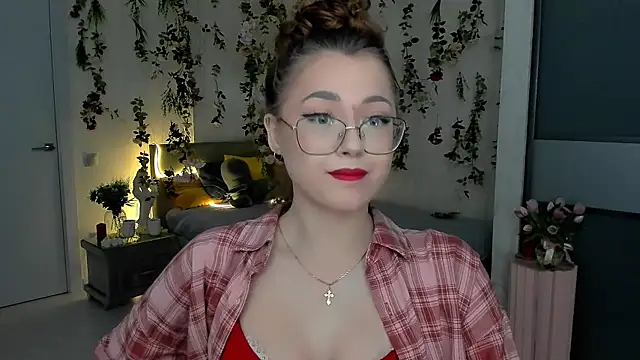 Snapshot of SereneFlame chatting on April 21, 2026, 4:02 pm SereneFlame online show from April 21, 2026, 4:02 pm
