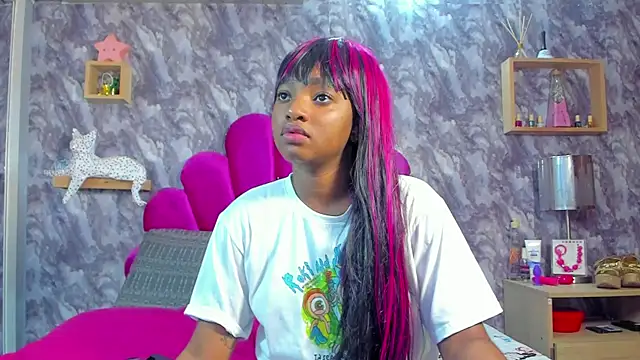 EMMAPARISS online show from November 6, 2025, 11:58 am