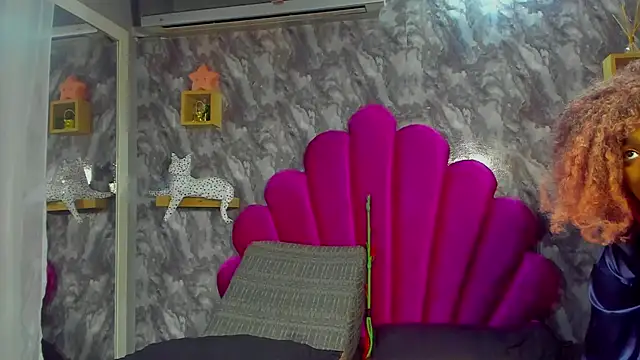 EMMAPARISS online show from October 29, 2025, 11:31 am