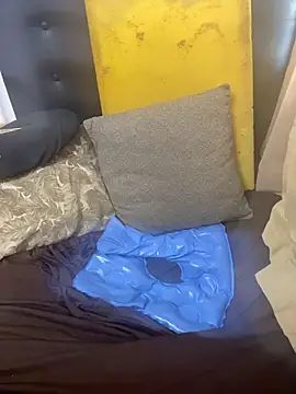 Snapshot of gloria7v05 chatting on April 1, 2026, 1:41 pm gloria7v05 online show from April 1, 2026, 1:41 pm