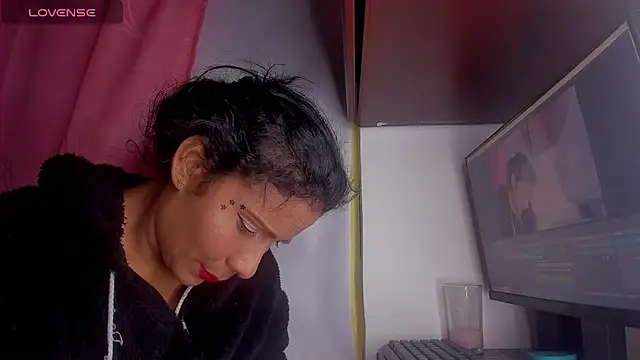 Snapshot of Nenita_Hot_ chatting on October 17, 2025, 2:37 am Nenita Hot online show from October 17, 2025, 2:37 am