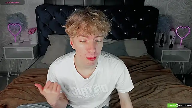 TrevorBenson online show from October 6, 2025, 3:19 am