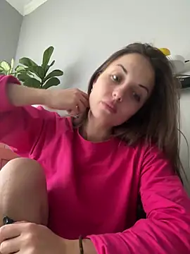 AmiLavs online show from December 15, 2025, 11:16 am