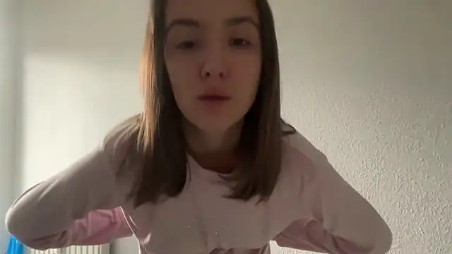 EmilyWi  online show from September 23, 2025, 4:25 pm