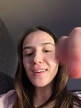 Snapshot of EmilyWi_ chatting on December 13, 2025, 8:04 pm EmilyWi online show from December 13, 2025, 8:04 pm