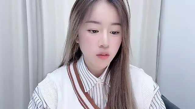 chloe-01 online show from January 18, 2025, 12:26 pm