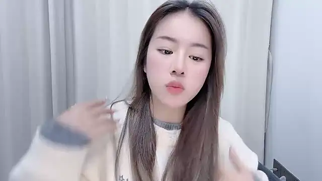 chloe-01 online show from January 21, 2025, 12:18 pm