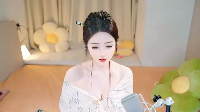 Eimile online show from December 8, 2024, 6:06 pm