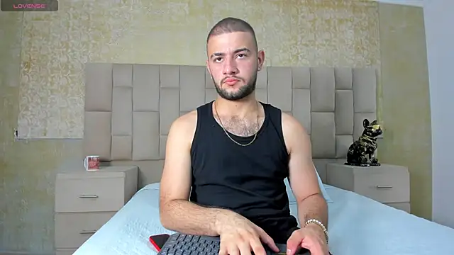 MaximusDick1  online show from November 11, 2025, 3:12 am