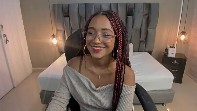 Snapshot of Lorena_Vieira_ chatting on March 12, 2025, 11:12 pm Lorena Vieira  online show from March 12, 2025, 11:12 pm