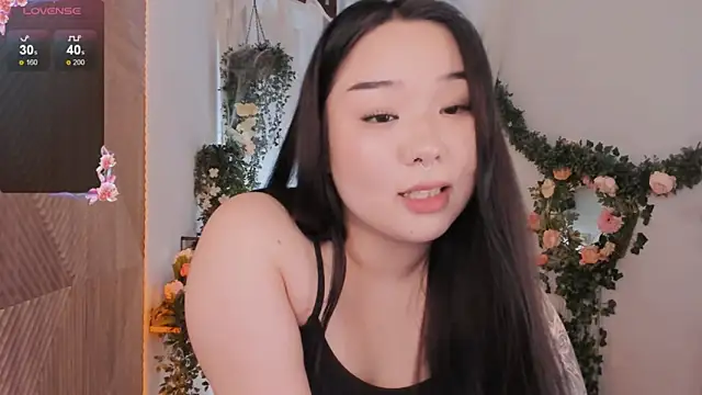 Snapshot of mei_honey_ chatting on January 18, 2025, 1:40 pm mei honey  online show from January 18, 2025, 1:40 pm