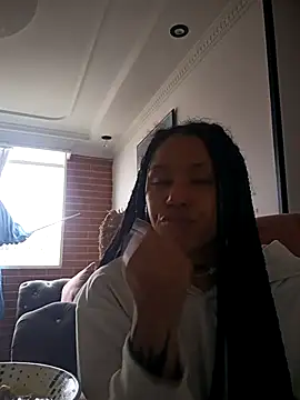 Snapshot of devi_black13_ chatting on November 28, 2025, 9:15 pm devi black13 online show from November 28, 2025, 9:15 pm