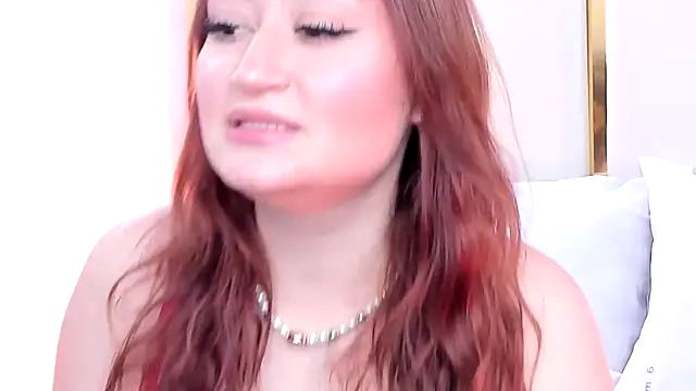 Snapshot of SalommeFlores chatting on October 6, 2025, 7:36 pm SalommeFlores online show from October 6, 2025, 7:36 pm