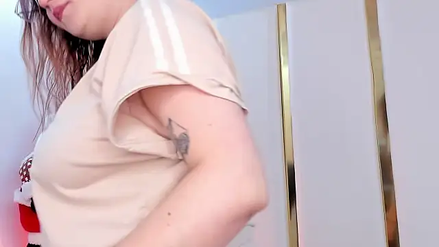 Snapshot of SalommeFlores chatting on November 23, 2025, 1:04 am SalommeFlores online show from November 23, 2025, 1:04 am