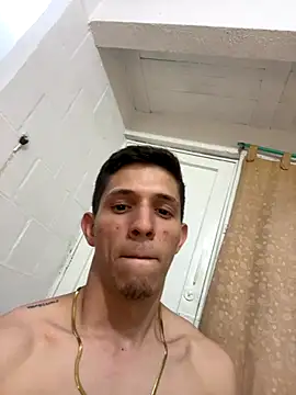 Snapshot of Bodyxx23 chatting on September 22, 2025, 3:45 am Bodyxx23 online show from September 22, 2025, 3:45 am