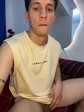 Snapshot of Bodyxx23 chatting on December 15, 2025, 2:17 am Bodyxx23 online show from December 15, 2025, 2:17 am