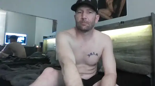 Snapshot of Edward_LongCock chatting on January 14, 2025, 6:02 am Edward LongCock online show from January 14, 2025, 6:02 am