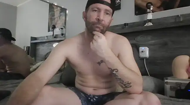 Snapshot of Edward_LongCock chatting on January 21, 2025, 7:58 am Edward LongCock online show from January 21, 2025, 7:58 am