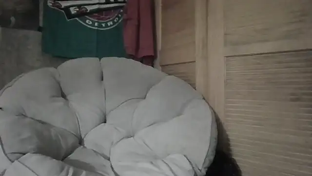 Snapshot of Edward_LongCock chatting on July 1, 2026, 6:36 am Edward LongCock online show from July 1, 2026, 6:36 am