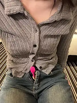 Snapshot of Mei_0906 chatting on February 5, 2026, 3:57 am Mei 0906 online show from February 5, 2026, 3:57 am