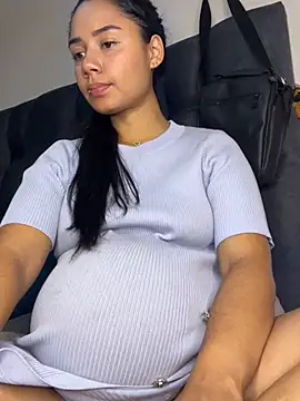 Snapshot of _Luana chatting on February 24, 2026, 2:23 am Luana online show from February 24, 2026, 2:23 am