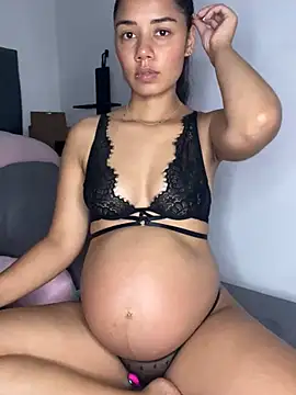 Snapshot of _Luana chatting on January 16, 2026, 1:42 am Luana online show from January 16, 2026, 1:42 am