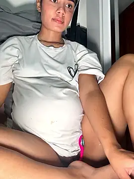 Snapshot of _Luana chatting on January 14, 2026, 12:47 am Luana online show from January 14, 2026, 12:47 am