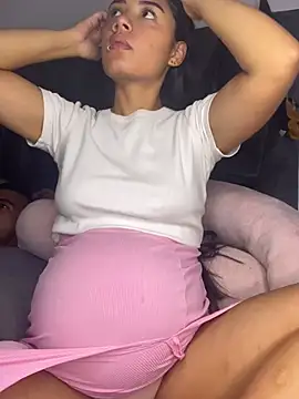 Snapshot of _Luana chatting on February 17, 2026, 1:14 am Luana online show from February 17, 2026, 1:14 am