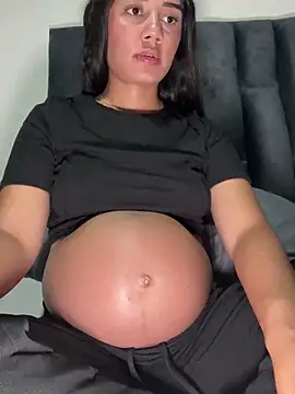 Snapshot of _Luana chatting on January 7, 2026, 1:54 am Luana online show from January 7, 2026, 1:54 am