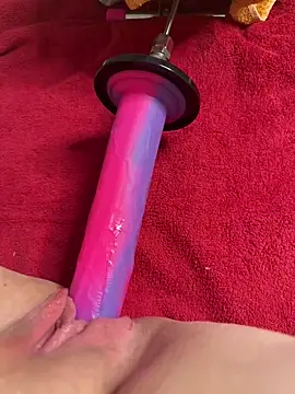 luisa1 online show from February 22, 2026, 7:48 pm