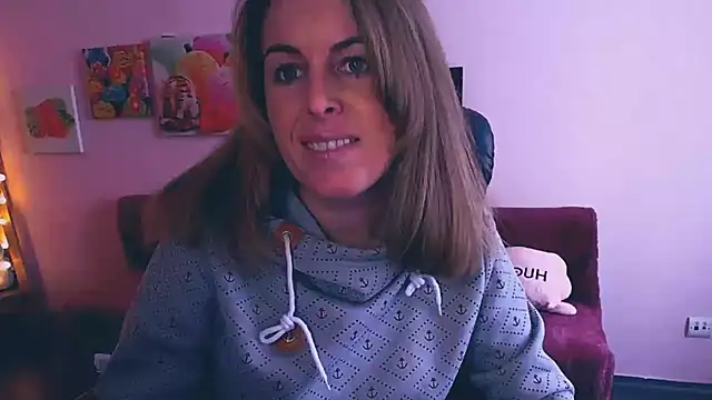 Hot Milady online show from February 10, 2025, 8:20 am