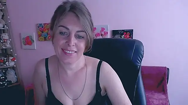 Hot Milady online show from March 11, 2025, 8:19 am