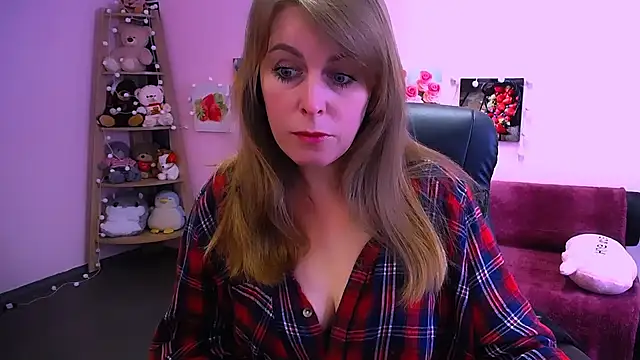 Hot Milady online show from February 11, 2026, 8:25 am