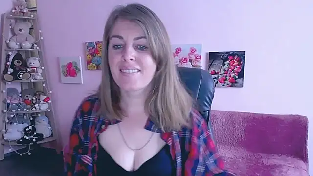 Hot Milady online show from March 20, 2025, 8:09 am