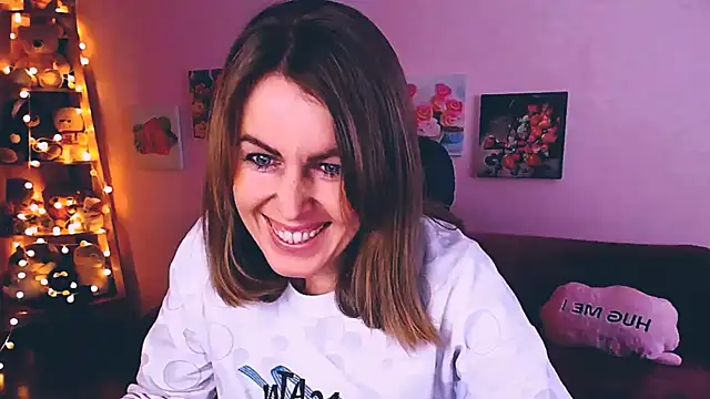 Hot Milady online show from January 23, 2025, 8:15 am