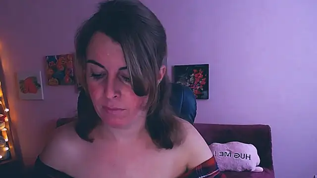 Hot Milady online show from February 4, 2025, 7:29 am