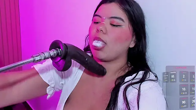 klhoe boobs online show from March 30, 2026, 4:47 am