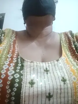 Snapshot of zeepe19 chatting on March 5, 2026, 2:57 pm zeepe19 online show from March 5, 2026, 2:57 pm