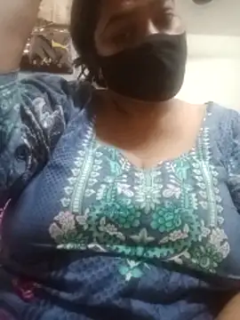 Snapshot of zeepe19 chatting on March 9, 2026, 3:04 pm zeepe19 online show from March 9, 2026, 3:04 pm