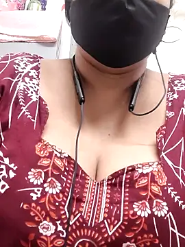 Snapshot of zeepe19 chatting on April 1, 2026, 12:35 am zeepe19 online show from April 1, 2026, 12:35 am