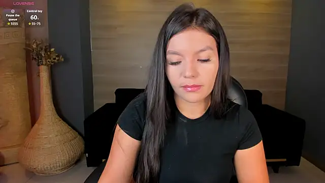 Snapshot of ValeriaRoldanX chatting on April 22, 2026, 10:33 am ValeriaRoldanX online show from April 22, 2026, 10:33 am