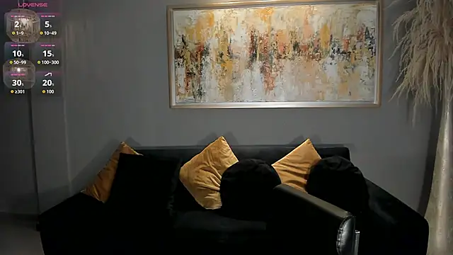 Snapshot of ValeriaRoldanX chatting on May 4, 2026, 12:08 pm ValeriaRoldanX online show from May 4, 2026, 12:08 pm