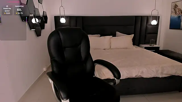 ValeriaRoldanX online show from October 29, 2025, 3:27 am