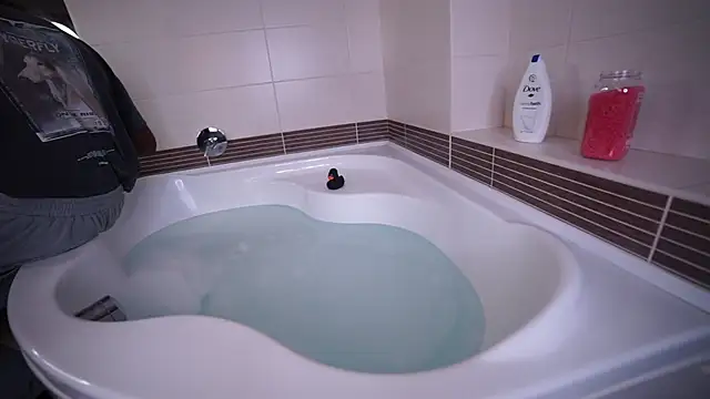 Snapshot of MacTroy chatting on March 9, 2025, 7:05 pm MacTroy online show from March 9, 2025, 7:05 pm