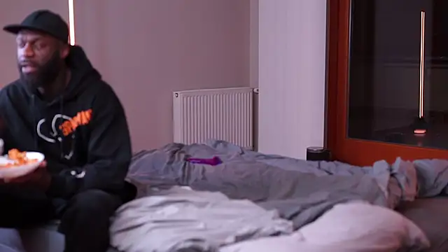 Snapshot of MacTroy chatting on January 15, 2025, 11:08 pm MacTroy online show from January 15, 2025, 11:08 pm