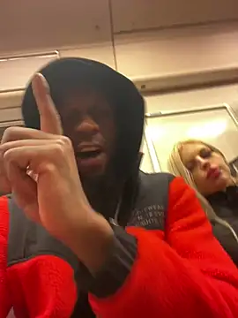 Snapshot of MacTroy chatting on April 12, 2026, 8:12 pm MacTroy online show from April 12, 2026, 8:12 pm