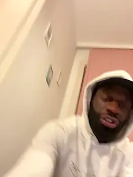 Snapshot of MacTroy chatting on October 27, 2025, 10:54 pm MacTroy online show from October 27, 2025, 10:54 pm