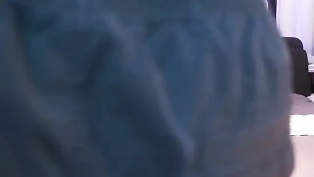 Snapshot of MacTroy chatting on October 3, 2025, 6:31 pm MacTroy online show from October 3, 2025, 6:31 pm