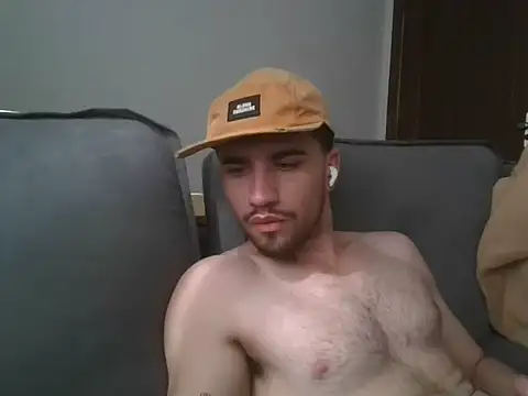 Snapshot of TomAlex chatting on July 8, 2026, 2:51 pm TomAlex online show from July 8, 2026, 2:51 pm