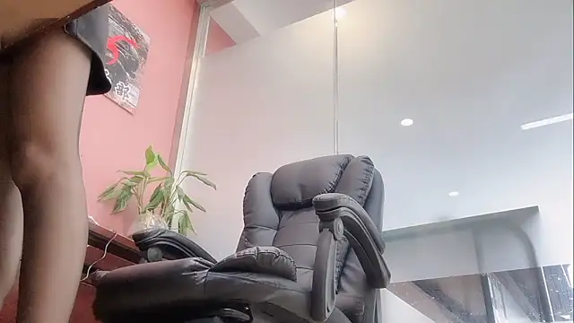 Snapshot of QianF-666 chatting on November 9, 2025, 2:04 am QianF-666 online show from November 9, 2025, 2:04 am